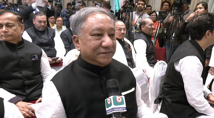পাপন বাংলাদেশ ক্রিকেট বোর্ডের সভাপতির দায়িত্ব আপাতত চালিয়ে যেতে চান